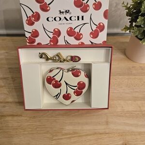 Coach Cherry Heart Coin Purse – Chalk Multi